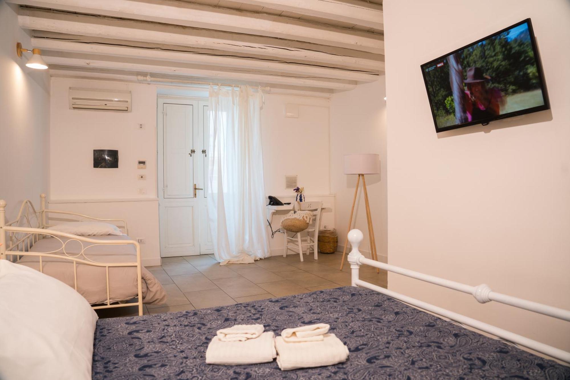 Boutique Hotel Molo S Lucia Syracuse Esterno foto