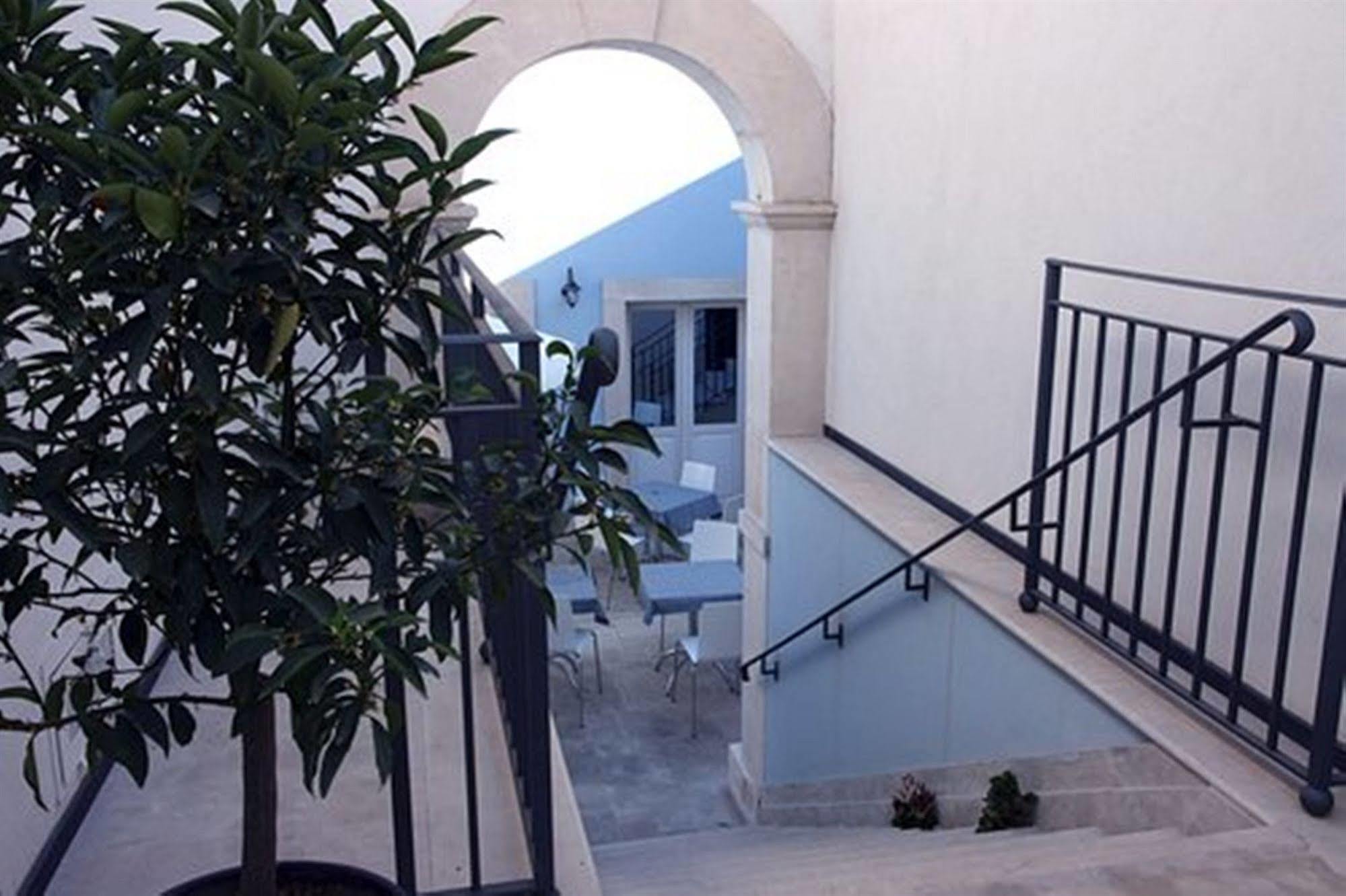 Boutique Hotel Molo S Lucia Syracuse Esterno foto